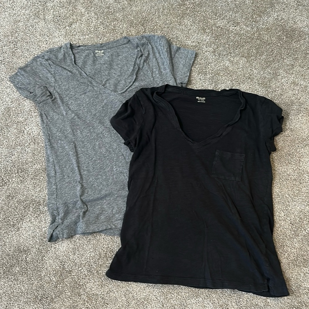 BUNDLE: Madewell Black and Grey V Neck Pocket TShirt XXS